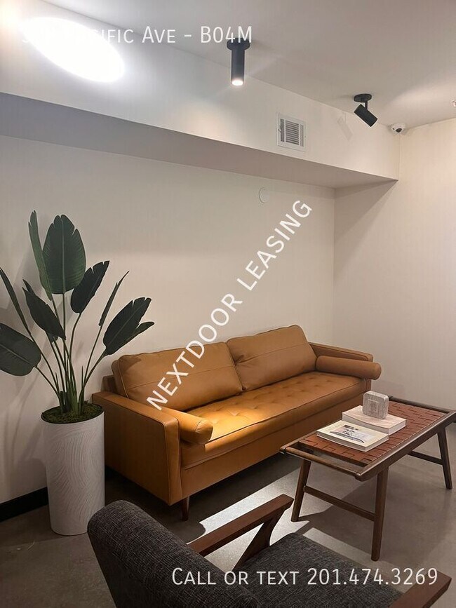 Building Photo - 328 Pacific Ave