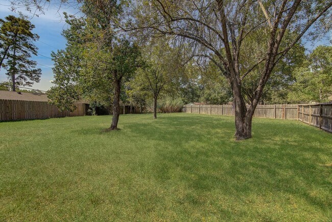 Building Photo - 5702 Golden Grove Ln