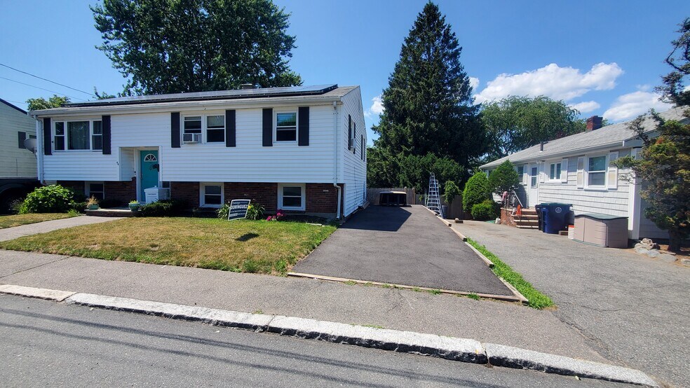 Building Photo - 44 Belleview Ave
