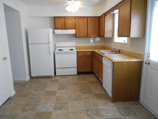 Building Photo - 1725 Kim Watt Dr