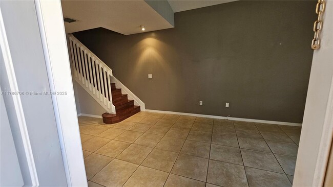 Building Photo - 2255 Anchor Ct
