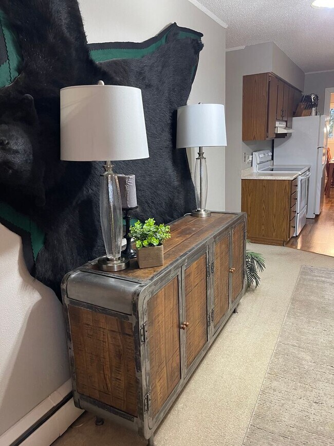 Building Photo - Furnished Bungalow with 2BD 2BTH near WITC and UWS!!  Short Term Available, Most Utilities Included!