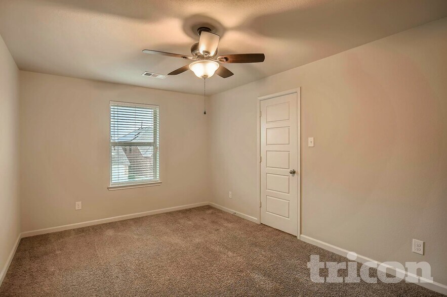 Building Photo - 1592 Sugarberry Dr