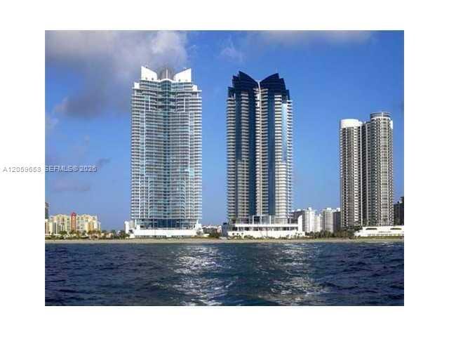 Building Photo - 17121 Collins Ave
