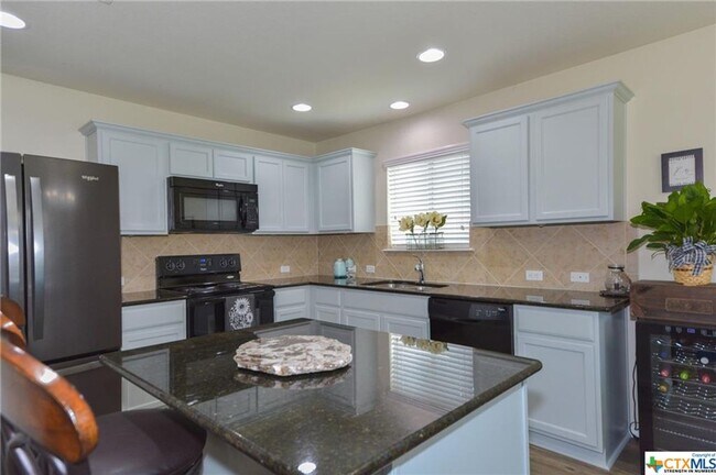 Building Photo - 5722 Stanford Dr