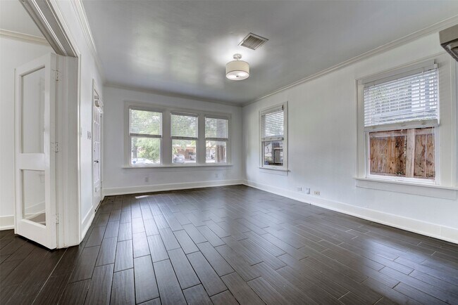 Building Photo - 2027 Huldy St