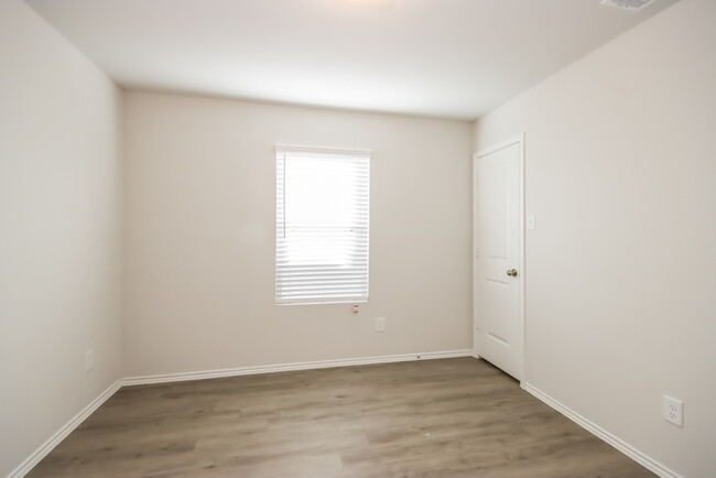 Building Photo - 2704 S Lina Ct