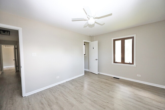 Building Photo - 661 Sycamore Dr