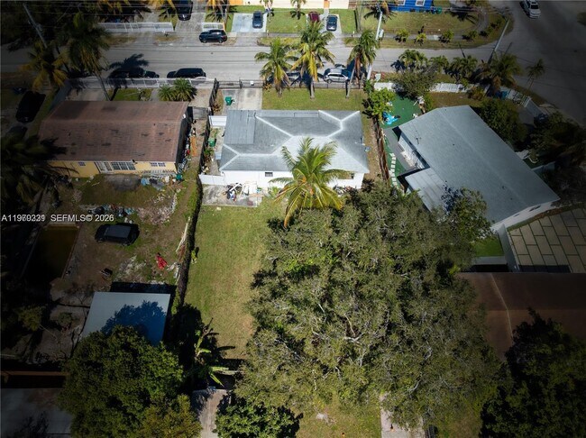 Building Photo - 1780 NE 146th St