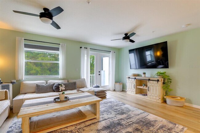 Building Photo - 2441 6th Ave Dr E