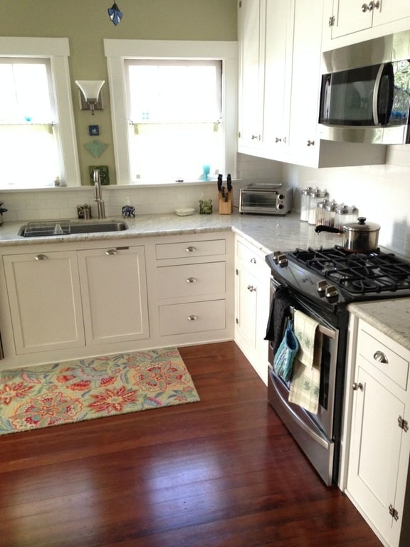 But still has vintage character. - 862 Allen Ave