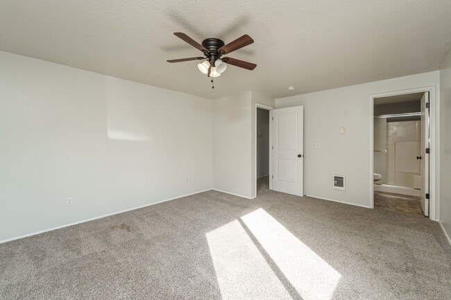 Building Photo - 4 Bedroom 2.5 Bathroom With Large Fenced B...