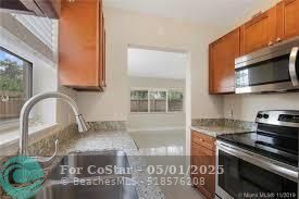 Primary Photo - 204 NE 10th Ave