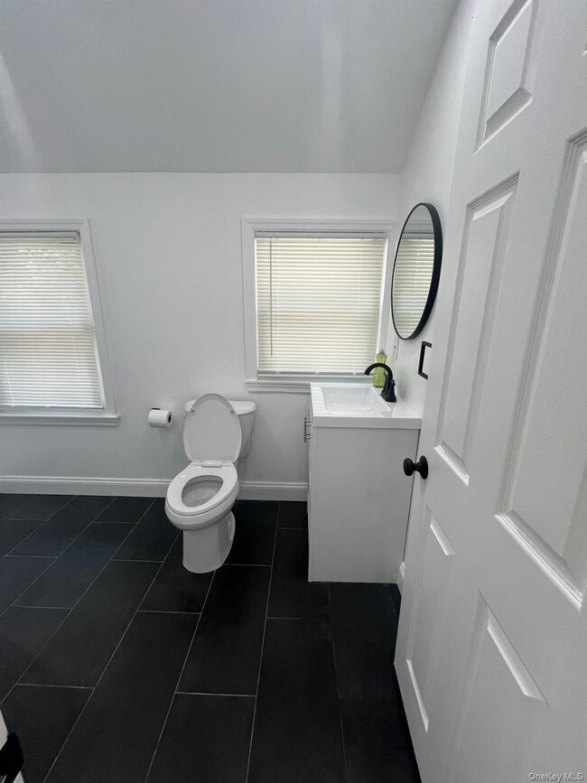 Building Photo - 210 E Lakewood St