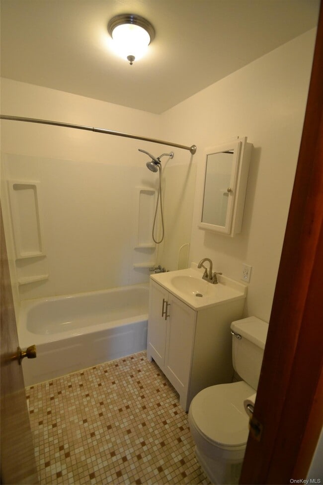 Building Photo - 510 Piermont Ave