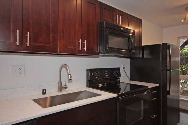 Building Photo - Three Blocks from the Light Rail