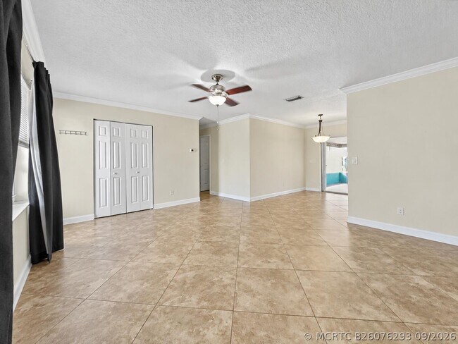 Building Photo - 9135 Saddlecreek Dr