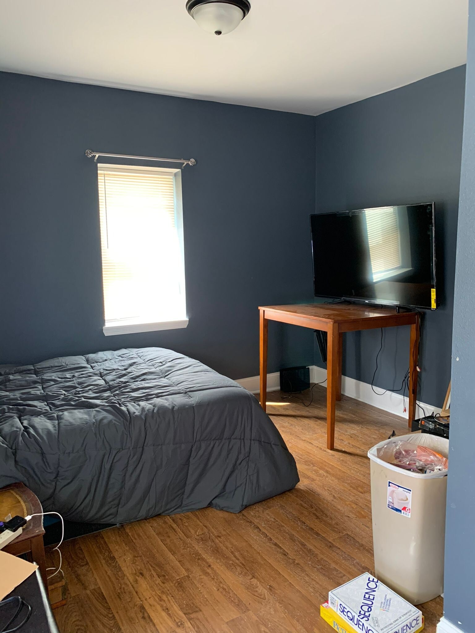 Large 1 Bedroom - Fits a King Size Bed - 3667 E Munkwitz Ave