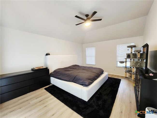 Building Photo - 1212 Neuberry Cliffe