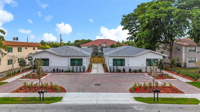 Building Photo - 402-414 NW 41st St