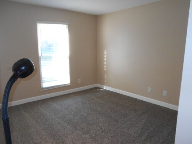 Building Photo - 2 bedroom, 1 bath condo in downtown Conway