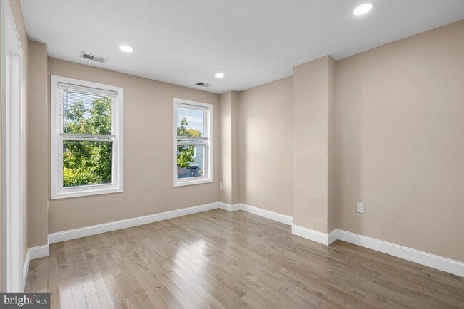 Building Photo - 1641 4th St NW