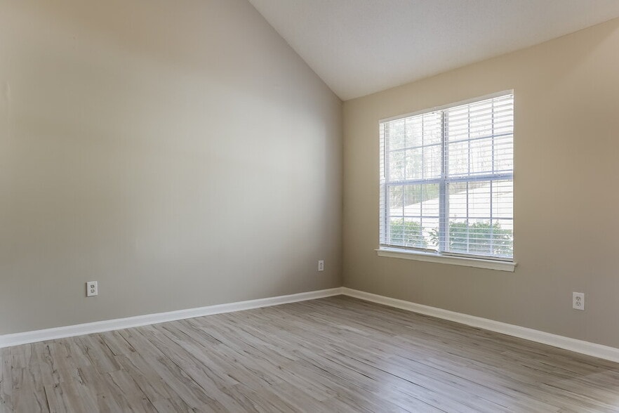 Building Photo - 3179 Lower Creek Dr