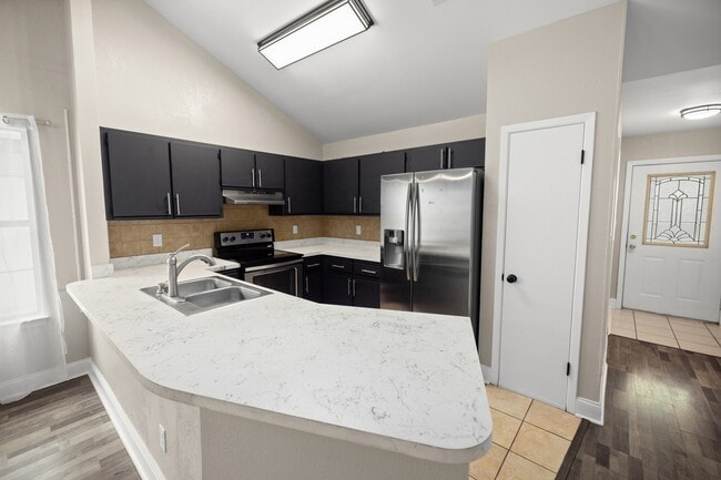 Building Photo - 3045 Yorktown Cir