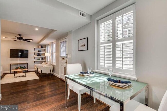 Building Photo - 4224 32nd St S