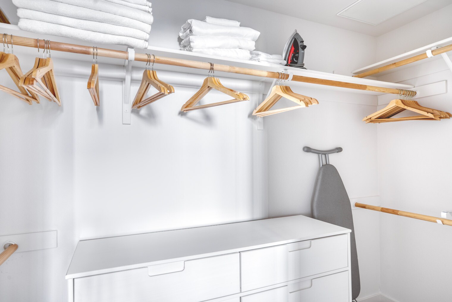 Building Photo - 650 E Capitol Ave