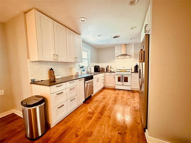 Building Photo - 4803 Everglade Dr