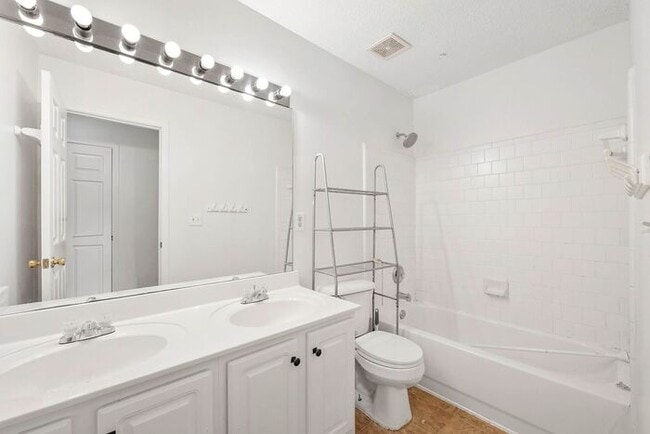 Building Photo - 5840 Haterleigh Dr