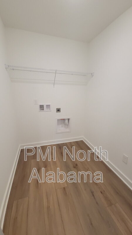 Building Photo - 7601 Discovery Pt Dr NW