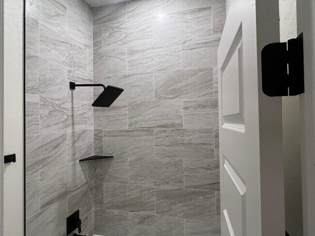 Building Photo - 110 Webb