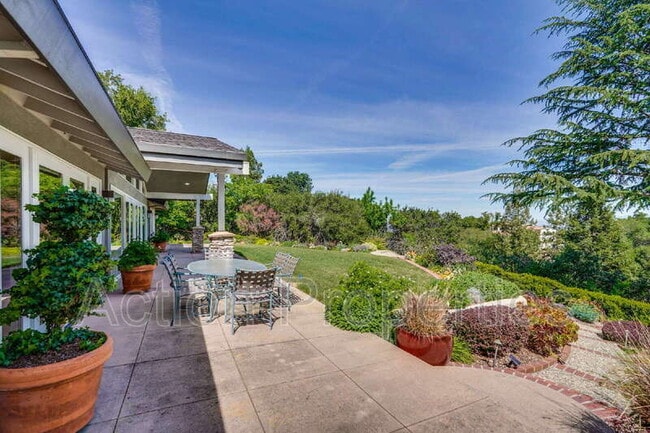 Building Photo - 15350 Norton Rd