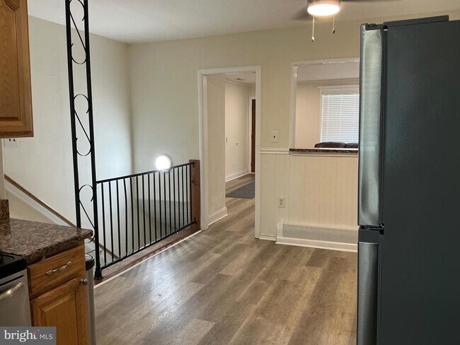 Building Photo - 818 Balsamtree Pl