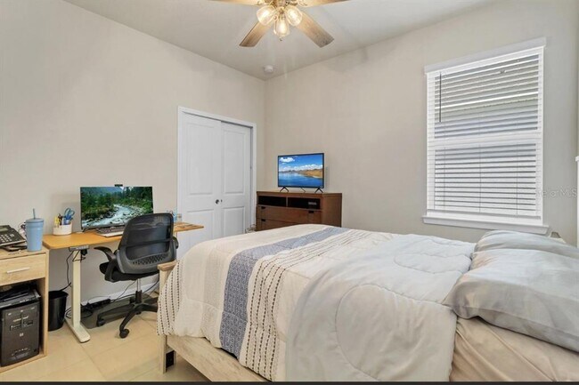 Building Photo - 1872 Summer Serenity Dr