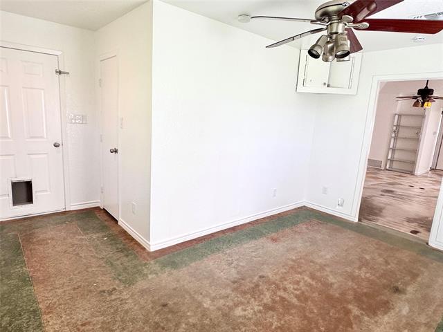 Building Photo - 1726 FM 2048