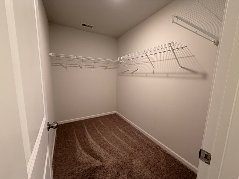 Building Photo - 2451 Salem Creek Ct