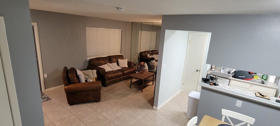 Building Photo - 1903 Hidden Way