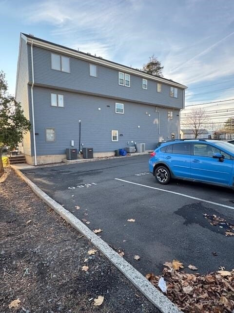 Building Photo - 190 Charles St