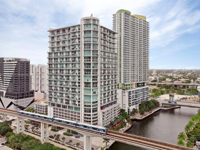 Building Photo - 690 SW 1st Ct