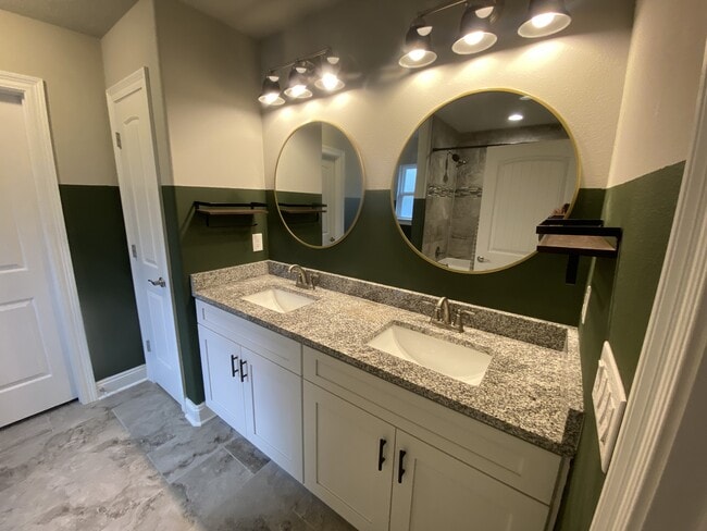 Building Photo - 6841 Nelson St