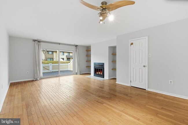 Building Photo - 60 Hampshire Dr