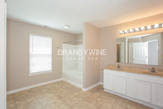 Building Photo - 967 Webb Dr