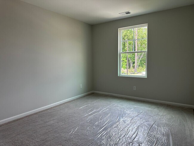 Building Photo - 207 Chime Creek Dr