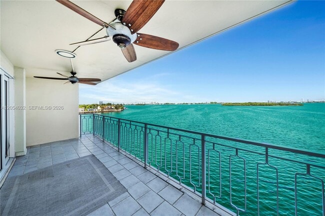 Building Photo - 11111 Biscayne Blvd