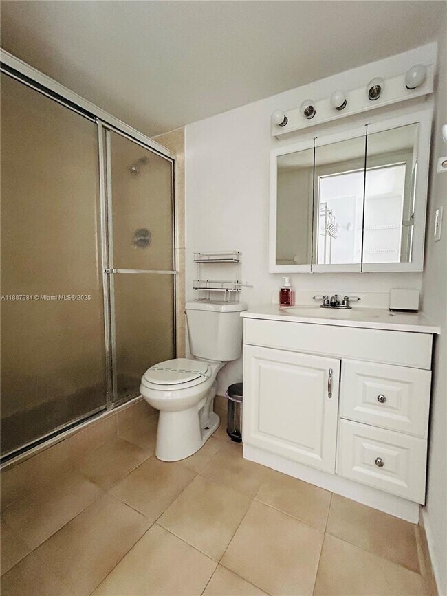 Building Photo - 17021 N Bay Rd