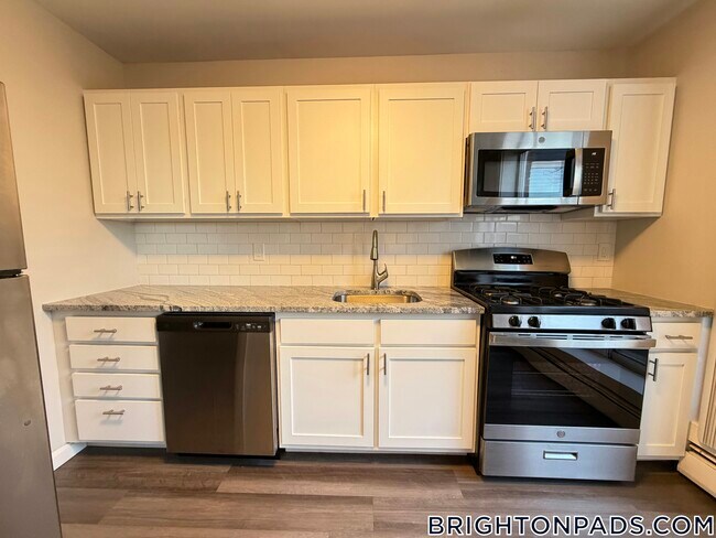 Building Photo - 9 Bronsdon St