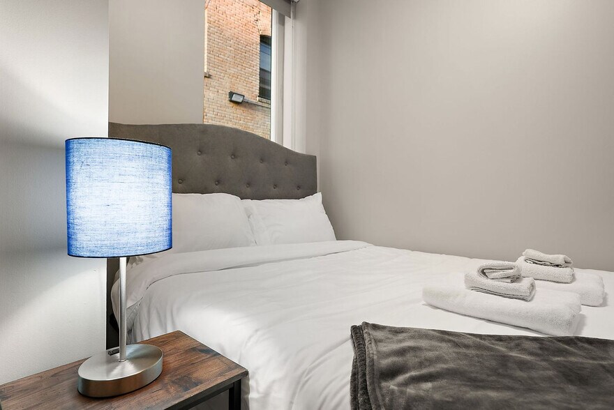 Building Photo - 1410 Nicollet Ave